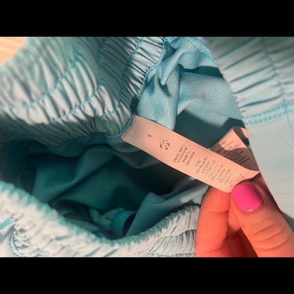 Lululemon size 4 Hotty Hot high rise shorts 4” - Picture 7 of 10